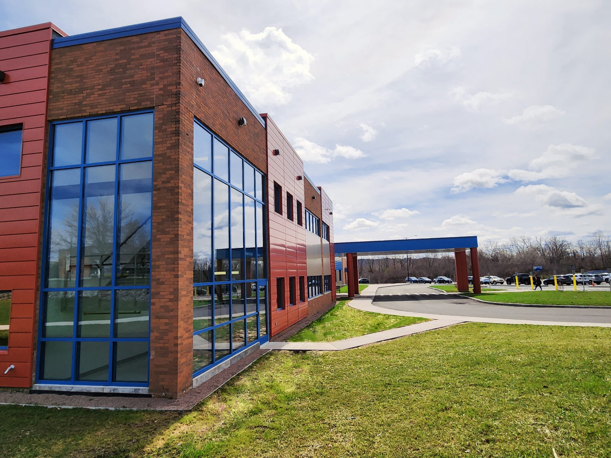 Picture of the new Slocum-Dickson Medical Group Building located at 117 Business Park Dr. Utica. 